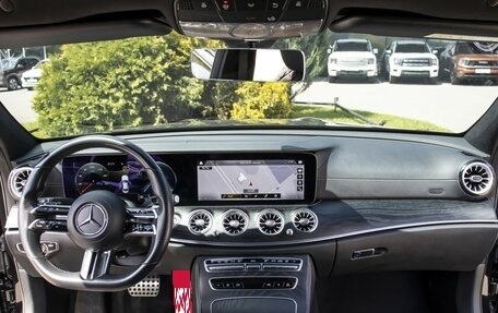 Mercedes-Benz E-Класс, 2021 год, 4 250 000 рублей, 13 фотография