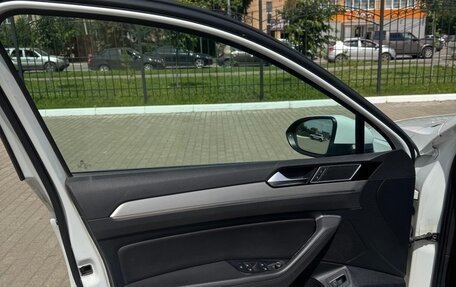 Volkswagen Passat B8 рестайлинг, 2016 год, 2 350 000 рублей, 15 фотография