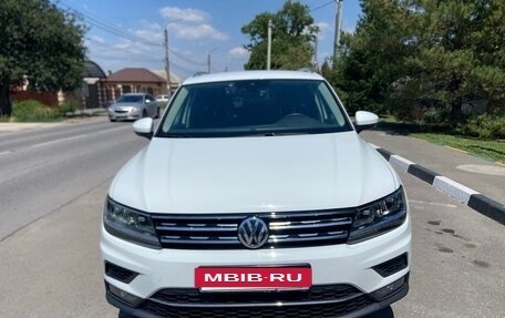 Volkswagen Tiguan II, 2020 год, 3 300 000 рублей, 2 фотография
