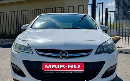 Opel Astra J, 2014 год, 950 000 рублей, 2 фотография