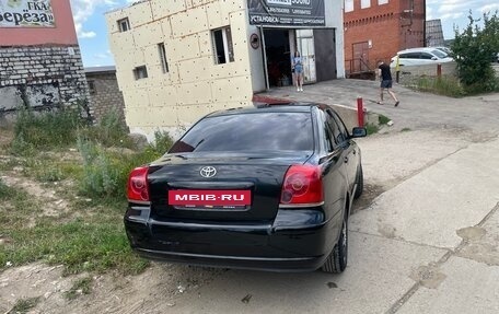 Toyota Avensis III рестайлинг, 2005 год, 680 000 рублей, 4 фотография