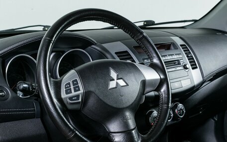 Mitsubishi Outlander III рестайлинг 3, 2011 год, 1 230 000 рублей, 14 фотография