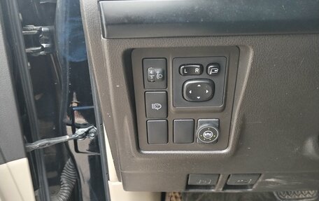 Toyota Land Cruiser Prado 150 рестайлинг 2, 2010 год, 2 586 000 рублей, 12 фотография