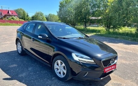 Volvo V40 II рестайлинг, 2017 год, 1 990 000 рублей, 2 фотография