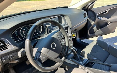 Volvo V40 II рестайлинг, 2017 год, 1 990 000 рублей, 7 фотография