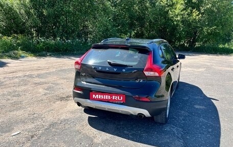Volvo V40 II рестайлинг, 2017 год, 1 990 000 рублей, 4 фотография