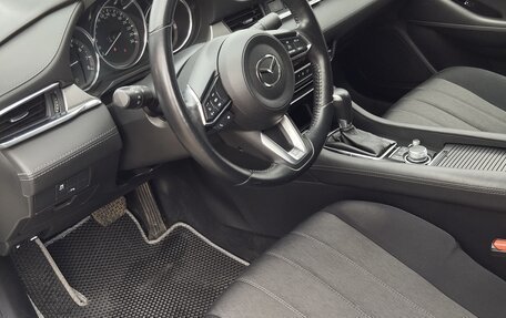 Mazda 6, 2019 год, 1 980 000 рублей, 13 фотография