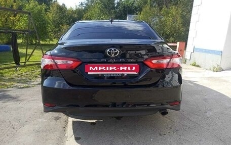 Toyota Camry, 2018 год, 2 190 000 рублей, 4 фотография