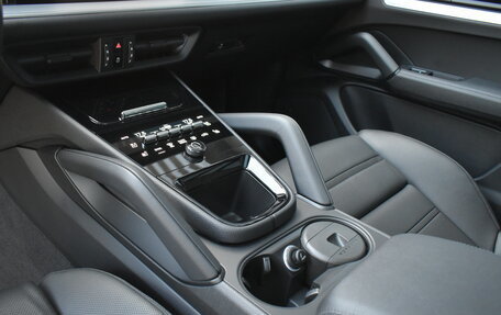 Porsche Cayenne III, 2024 год, 16 500 000 рублей, 18 фотография