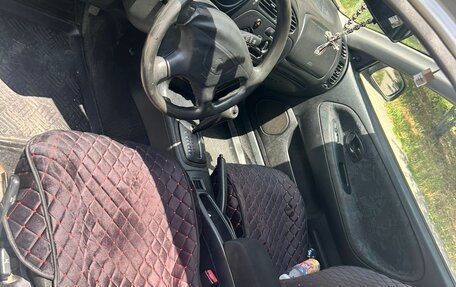 Mitsubishi Mirage VI рестайлинг, 2002 год, 195 000 рублей, 9 фотография