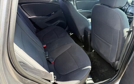 Hyundai Solaris II рестайлинг, 2011 год, 868 000 рублей, 16 фотография