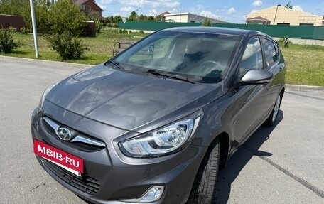 Hyundai Solaris II рестайлинг, 2011 год, 868 000 рублей, 5 фотография
