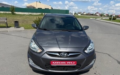 Hyundai Solaris II рестайлинг, 2011 год, 868 000 рублей, 2 фотография