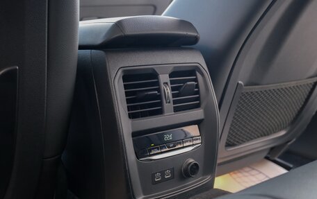 BMW 3 серия, 2019 год, 3 799 000 рублей, 31 фотография