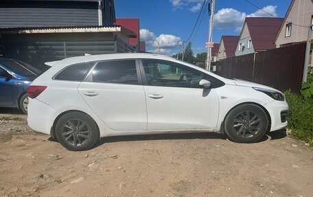 KIA cee'd III, 2017 год, 900 000 рублей, 2 фотография