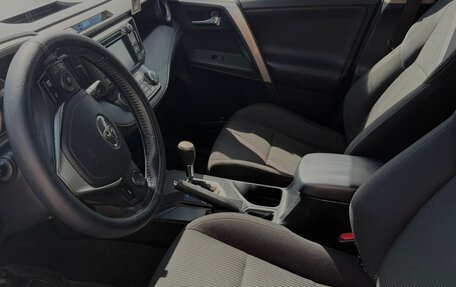 Toyota RAV4, 2014 год, 1 990 000 рублей, 6 фотография