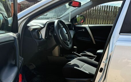 Toyota RAV4, 2014 год, 1 990 000 рублей, 8 фотография