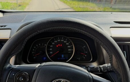 Toyota RAV4, 2014 год, 1 990 000 рублей, 9 фотография