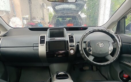 Toyota Prius, 2008 год, 600 000 рублей, 12 фотография