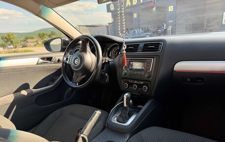 Volkswagen Jetta VI, 2011 год, 890 000 рублей, 8 фотография