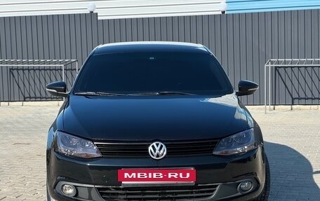Volkswagen Jetta VI, 2011 год, 890 000 рублей, 2 фотография