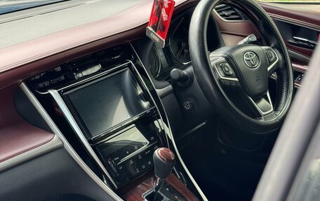 Toyota Harrier, 2017 год, 1 950 000 рублей, 6 фотография