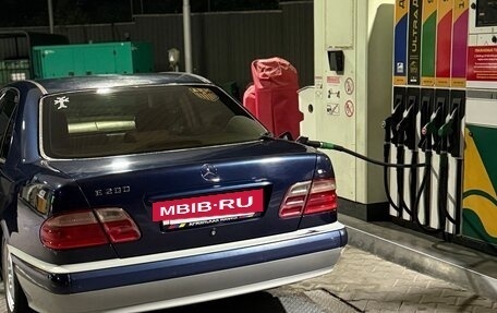 Mercedes-Benz E-Класс, 2000 год, 550 000 рублей, 6 фотография