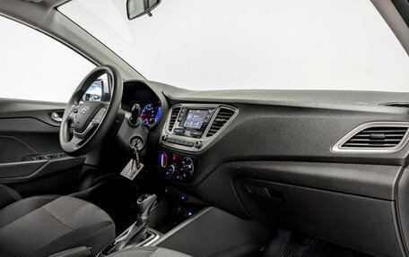 Hyundai Solaris II рестайлинг, 2021 год, 1 690 000 рублей, 11 фотография