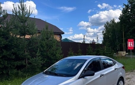 Hyundai Solaris II рестайлинг, 2013 год, 625 000 рублей, 3 фотография