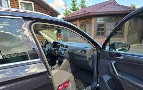 Volkswagen Tiguan II, 2018 год, 2 300 000 рублей, 12 фотография