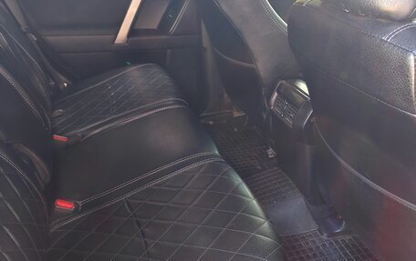 Toyota Land Cruiser Prado 150 рестайлинг 2, 2015 год, 4 500 000 рублей, 16 фотография