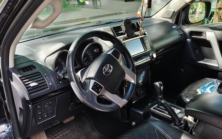 Toyota Land Cruiser Prado 150 рестайлинг 2, 2015 год, 4 500 000 рублей, 13 фотография