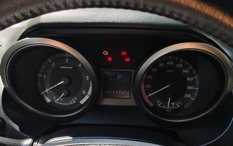 Toyota Land Cruiser Prado 150 рестайлинг 2, 2015 год, 4 500 000 рублей, 23 фотография