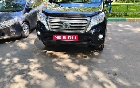 Toyota Land Cruiser Prado 150 рестайлинг 2, 2015 год, 4 500 000 рублей, 22 фотография