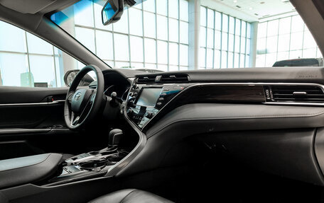 Toyota Camry, 2019 год, 2 625 000 рублей, 15 фотография