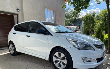 Hyundai Solaris II рестайлинг, 2015 год, 950 000 рублей, 16 фотография