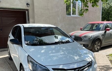 Hyundai Solaris II рестайлинг, 2015 год, 950 000 рублей, 17 фотография