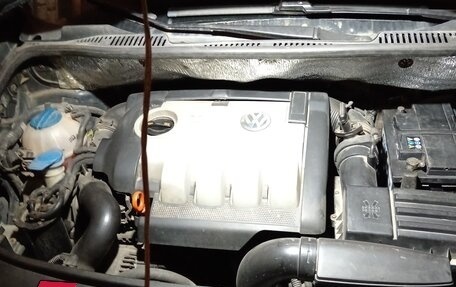 Volkswagen Touran III, 2008 год, 570 000 рублей, 1 фотография