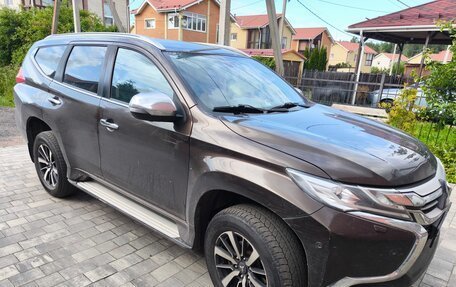 Mitsubishi Pajero Sport III рестайлинг, 2018 год, 2 100 000 рублей, 3 фотография