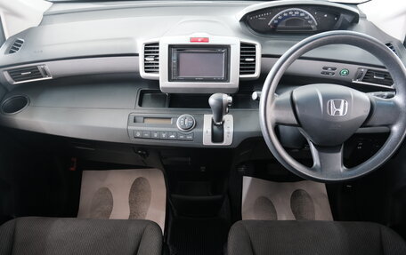 Honda Freed I, 2011 год, 1 249 000 рублей, 12 фотография