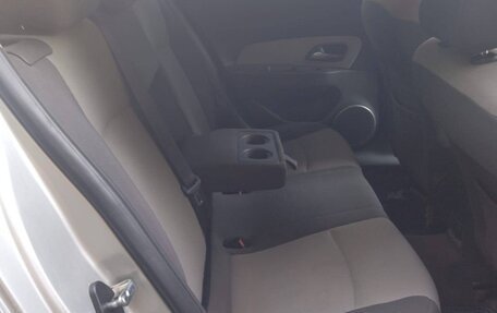 Chevrolet Cruze II, 2010 год, 750 000 рублей, 6 фотография