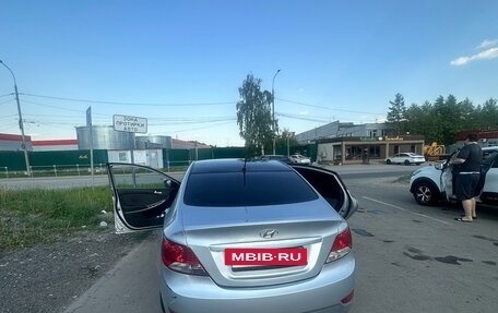 Hyundai Solaris II рестайлинг, 2011 год, 600 000 рублей, 3 фотография