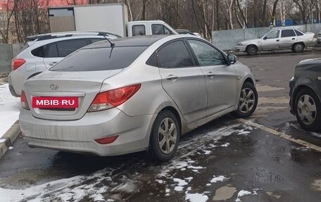 Hyundai Solaris II рестайлинг, 2011 год, 600 000 рублей, 8 фотография