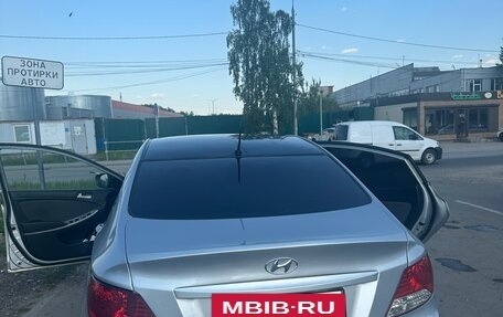 Hyundai Solaris II рестайлинг, 2011 год, 600 000 рублей, 2 фотография