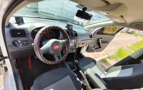 Volkswagen Polo VI (EU Market), 2012 год, 750 000 рублей, 10 фотография