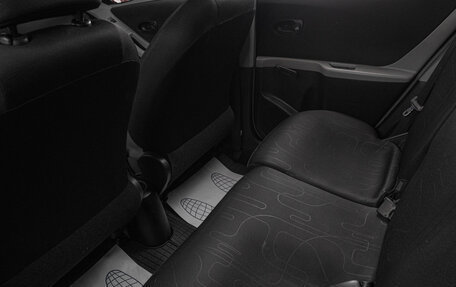 Toyota Yaris III рестайлинг, 2009 год, 529 000 рублей, 19 фотография