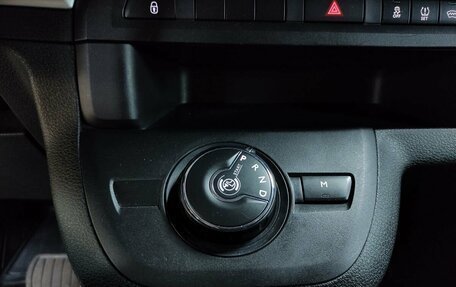 Peugeot Traveller I, 2018 год, 3 133 000 рублей, 19 фотография