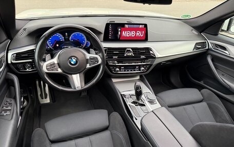 BMW 5 серия, 2019 год, 3 590 000 рублей, 4 фотография