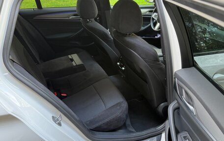 BMW 5 серия, 2019 год, 3 590 000 рублей, 28 фотография