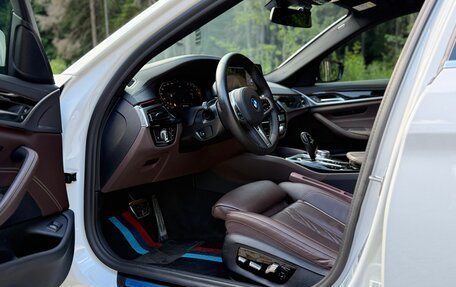 BMW 5 серия, 2021 год, 5 900 000 рублей, 15 фотография